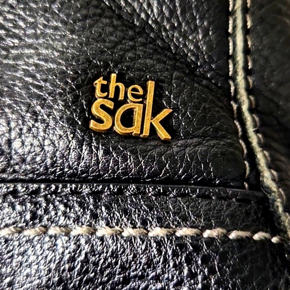 The Sak Iris Black Premium Artisanal Leather Crossbody Bag Purse - Picture 4 of 13